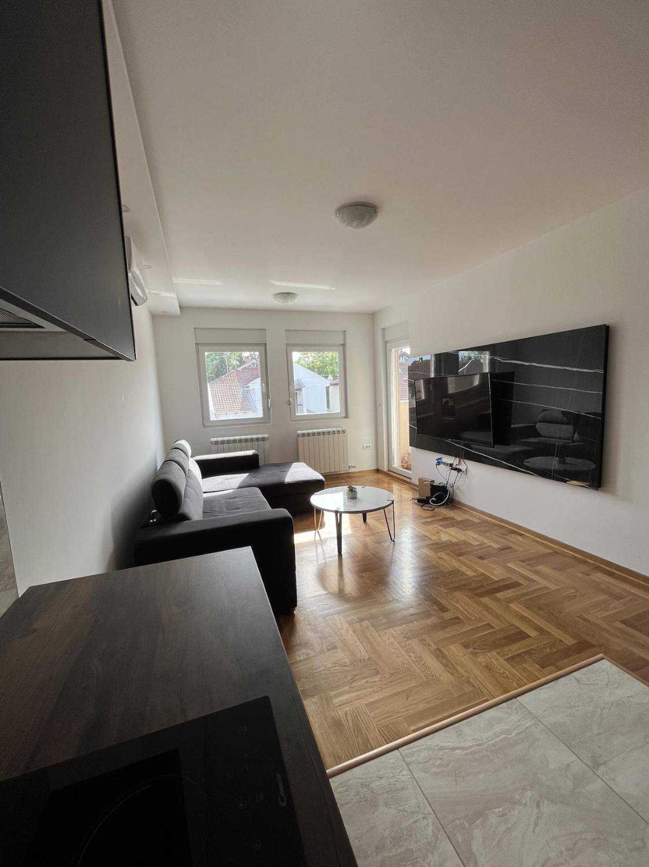 25v Apartment